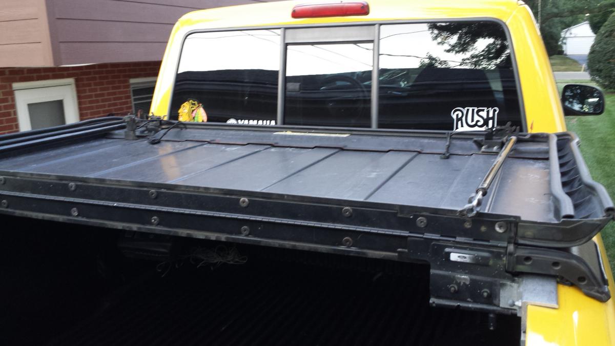 For Sale Ford Oem 6ft Tonneau Bi Fold Chicago Area Ranger Forums The Ultimate Ford Ranger Resource